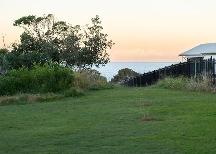 Caves Beach Getaway