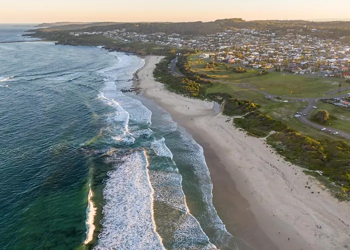 Caves Beach Getaway
